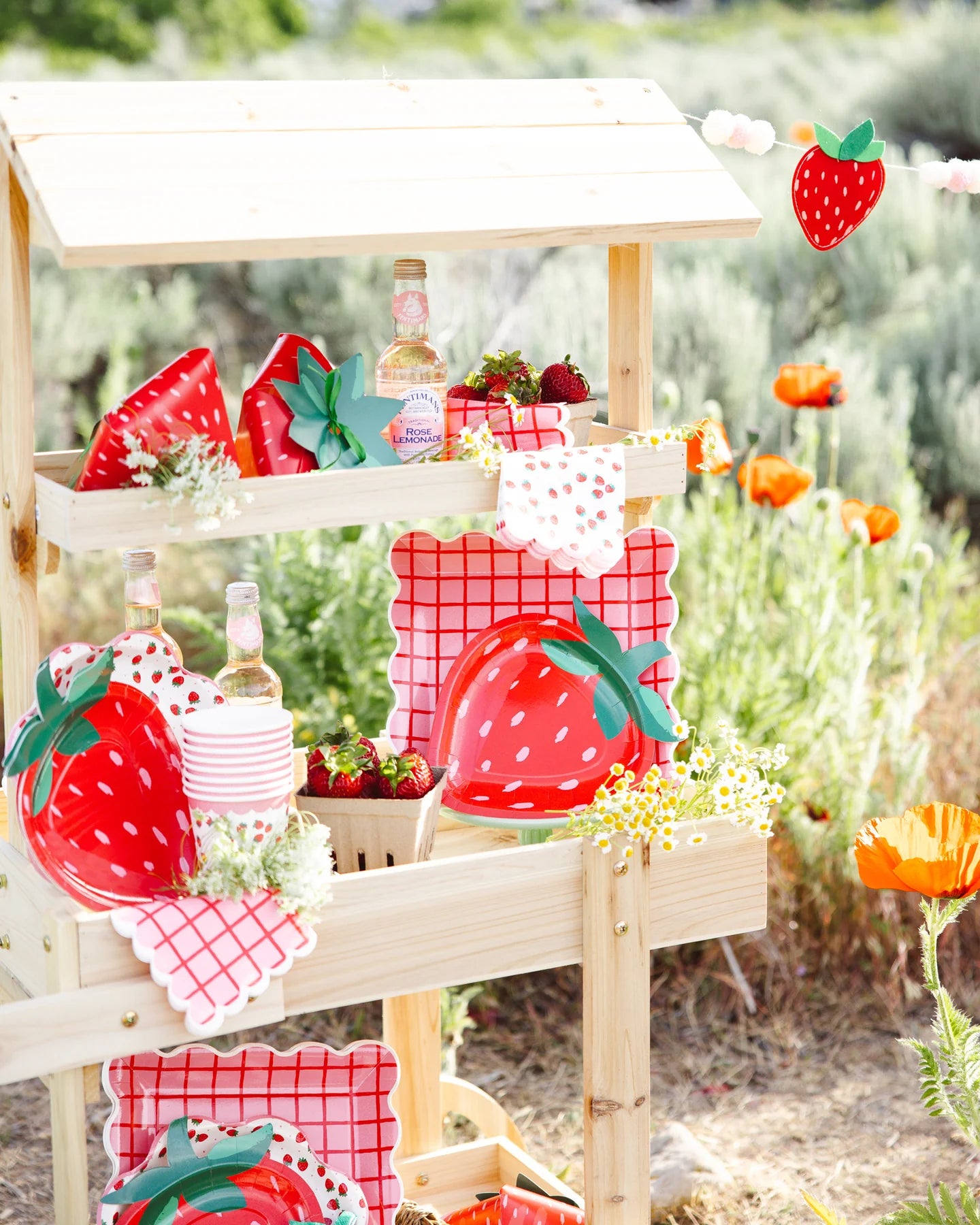 Plato con forma de fresa