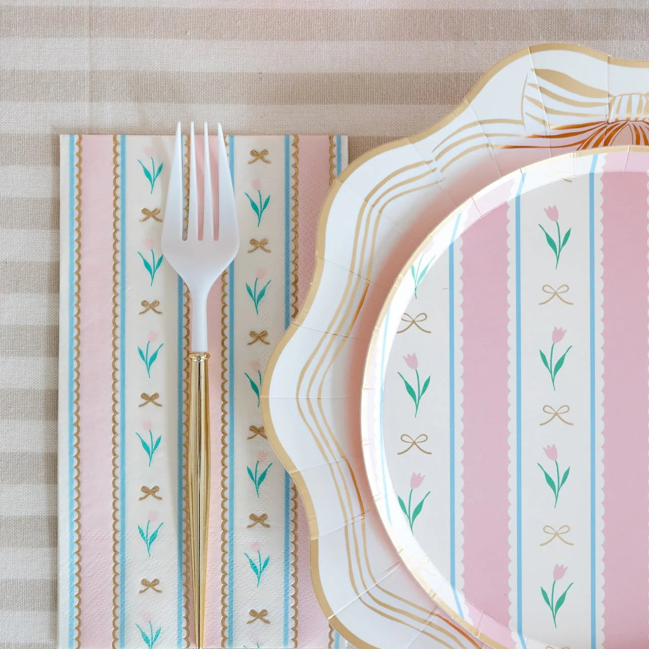 ELEGANT CREAM & GOLD BOW DINNER PLATES