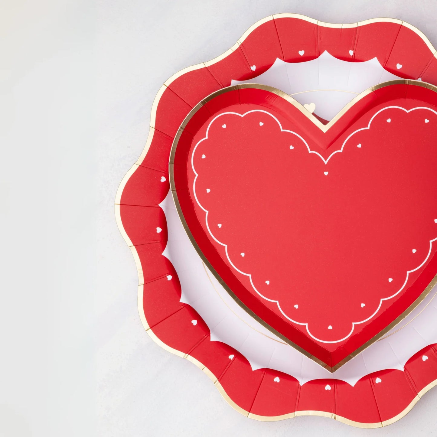 Platos Rojos en forma de corazón
